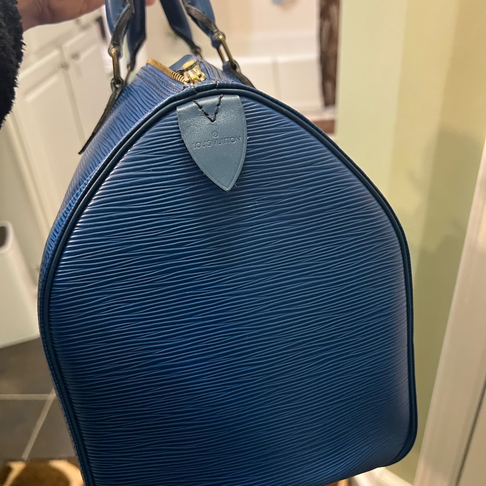 Louis Vuitton - Picture 6 of 10
